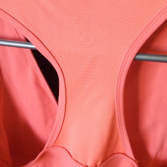 Joe Fresh Yoga Tank - Picture 2 of 3